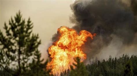 Federal officials to provide wildfire update amid devastating season